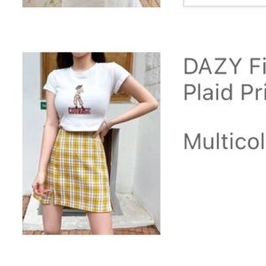 Figure & Letter Graphic Tee & Plaid Print M-Slit Hem Skirt